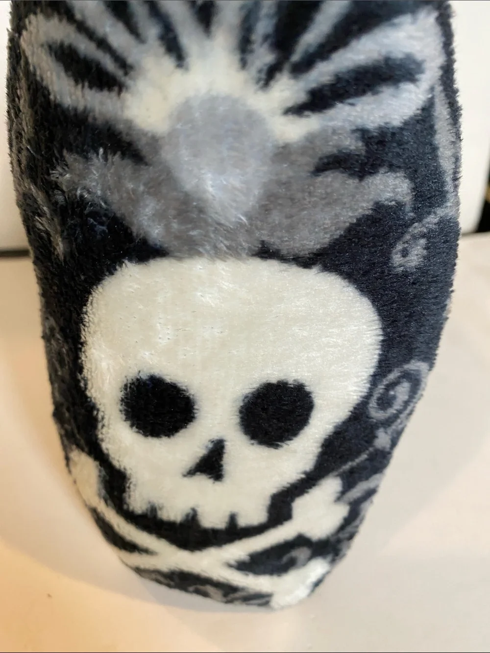 NWT Skull & Crossbones Plush Throw